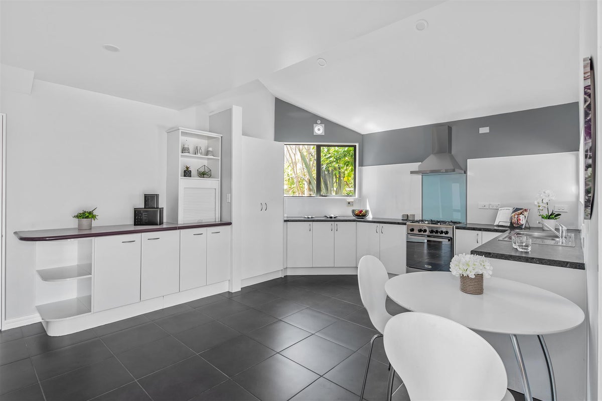 19A Pelorous Street, Paparangi, Wellington - Carousel 2