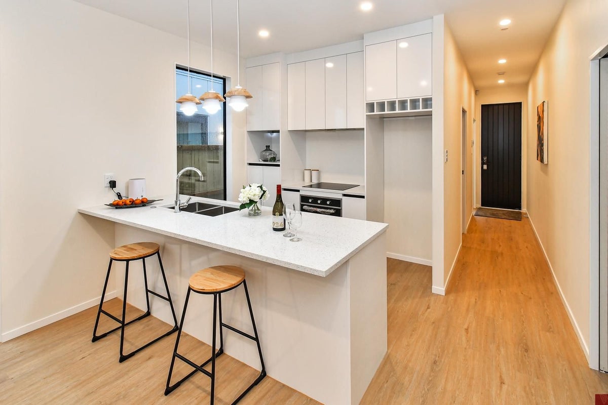 33 Frederick Hanson Road, Ardmore, Auckland - Carousel 2