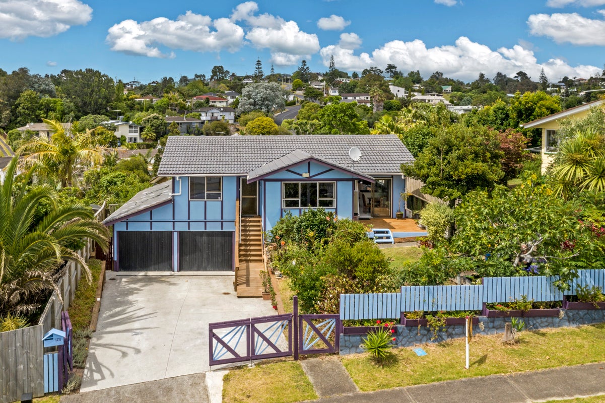 123 Weatherly Road, Torbay, Auckland - Carousel 1