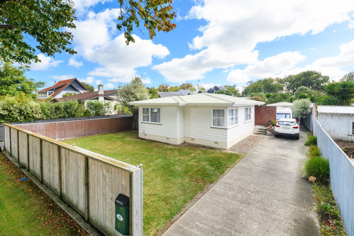 43 Elmira Avenue, Hokowhitu, Palmerston North - Carousel 1