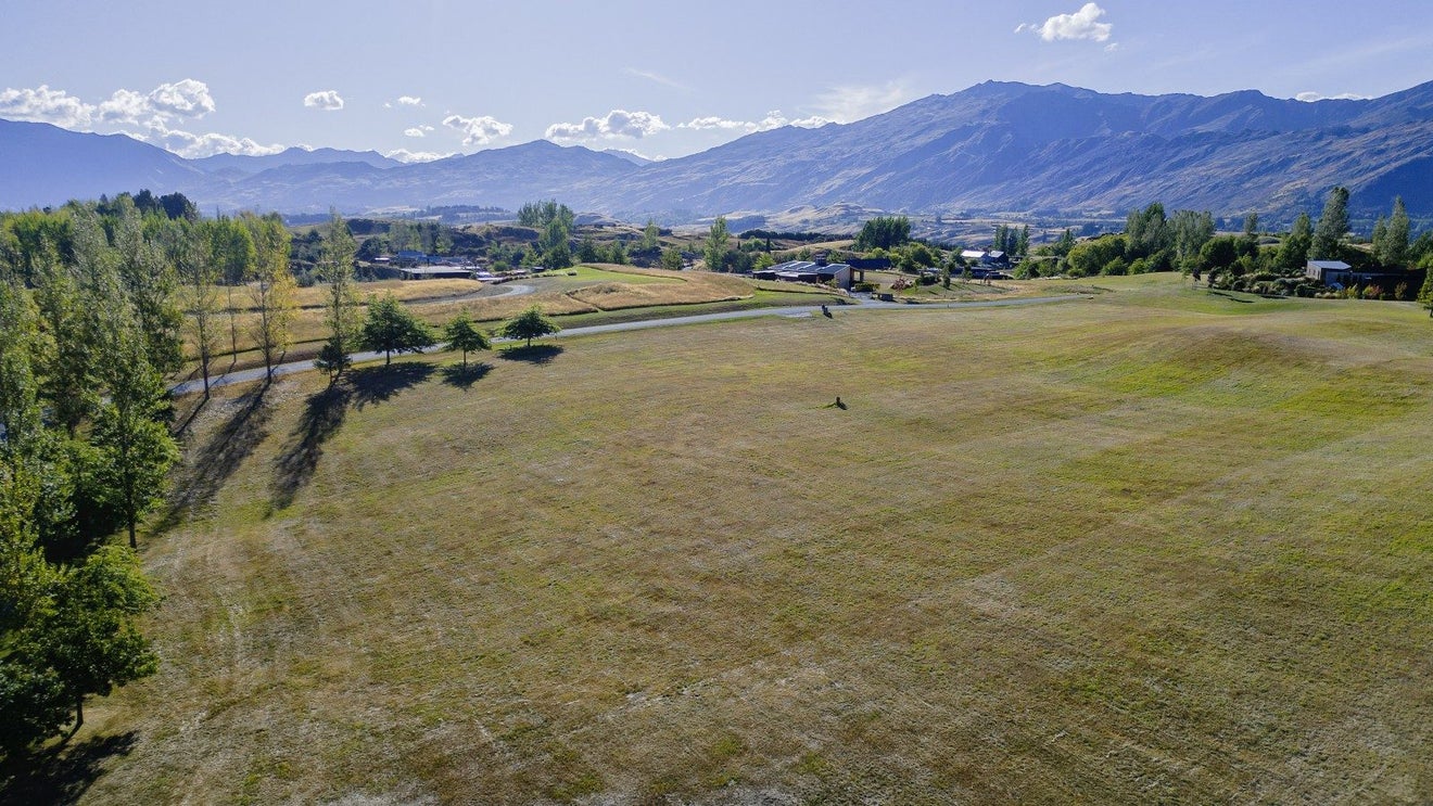 2 Bloxham Lane, Lake Hayes, ARROWTOWN - Carousel 2