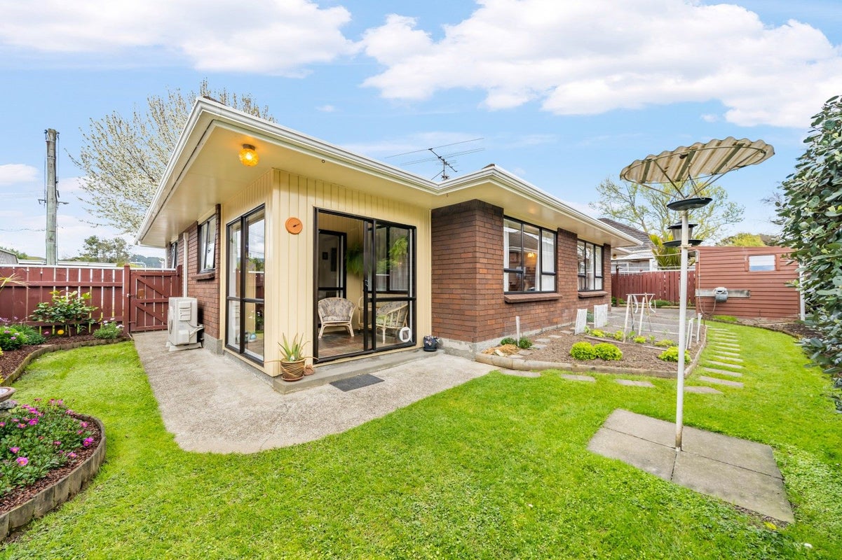 1A OAK ST, CENTRAL, UPPER HUTT - Carousel 2