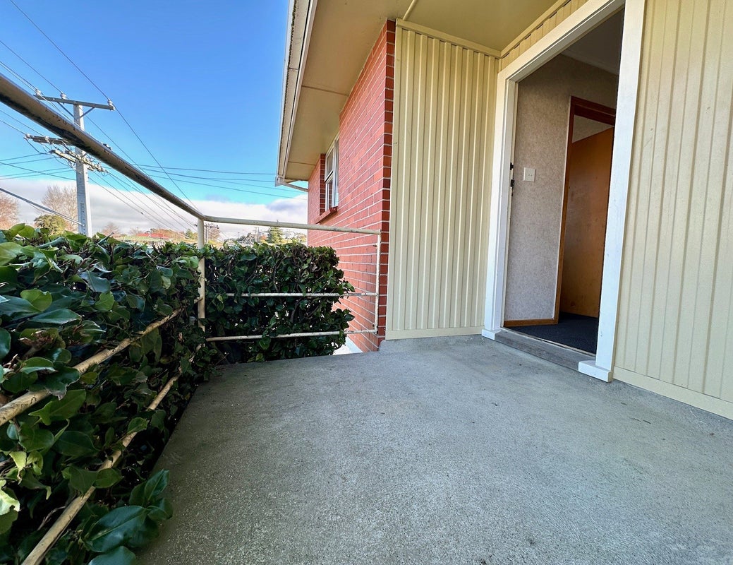 60 Gormack Street, Balclutha - Carousel 2