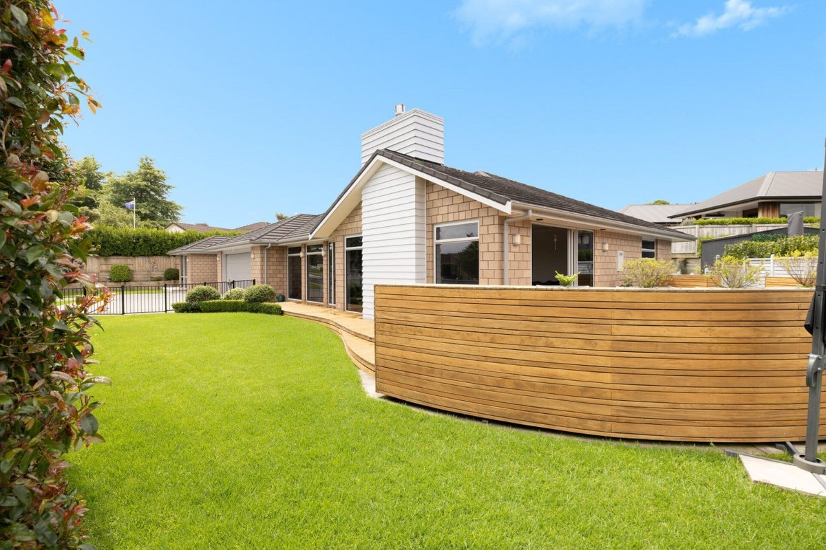 16 Laura Avenue, Ohauiti, Tauranga - Carousel 2