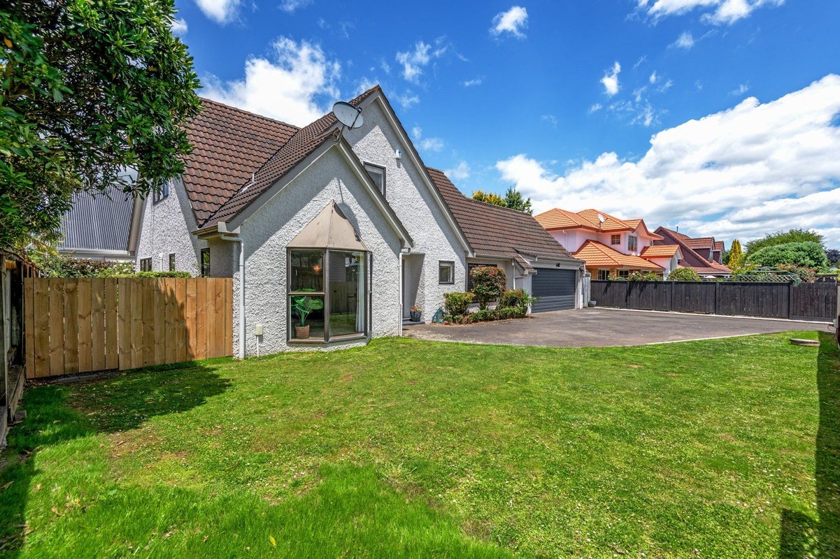 20A Palm Avenue, Hokowhitu, Palmerston North - Carousel 2