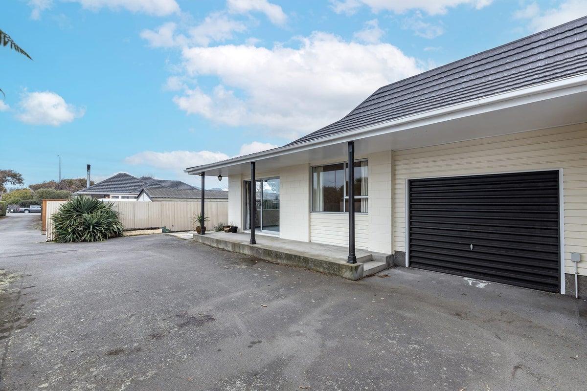 1/68 Bridge Street, New Brighton, Christchurch - Carousel 1