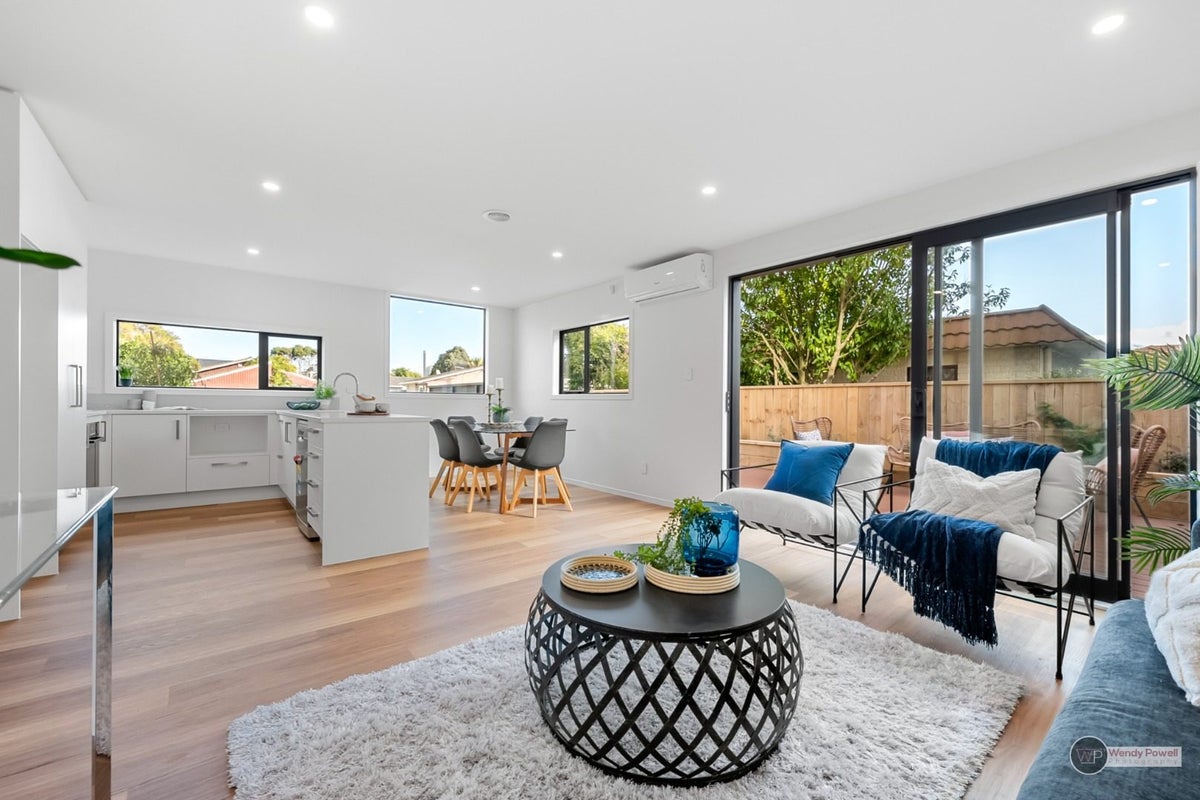 1/51 Kings Crescent, Hutt Central, Lower Hutt - Carousel 2