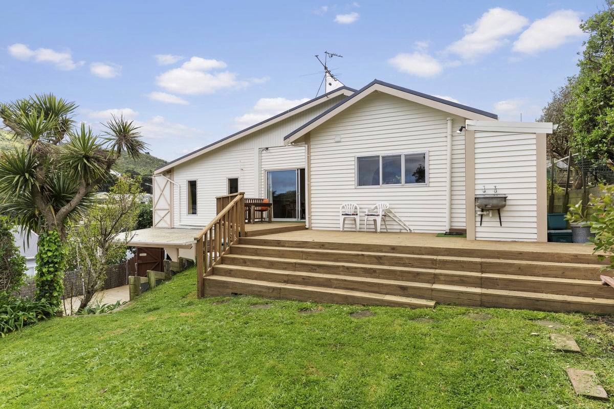 97 The Parade, Island Bay, Wellington, Wellington - Carousel 1