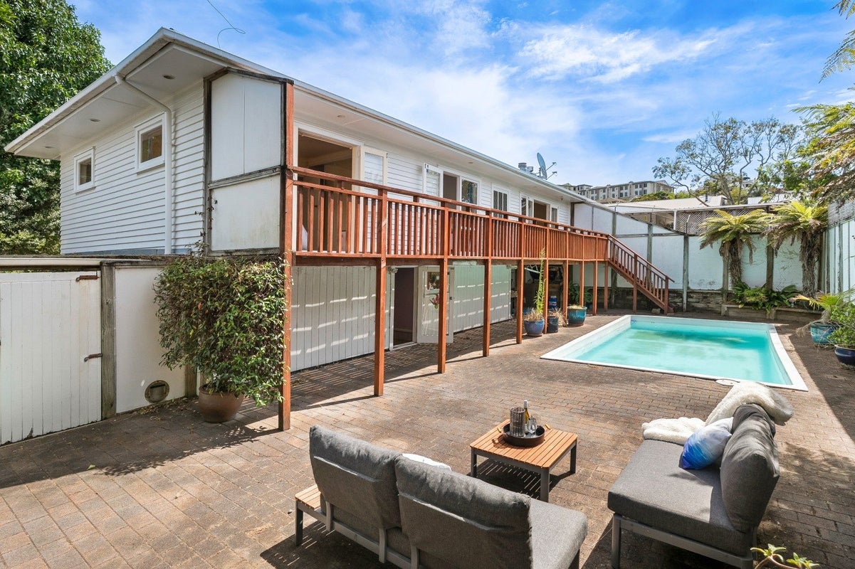 2 Pembroke Crescent, Glendowie, Auckland - Carousel 2