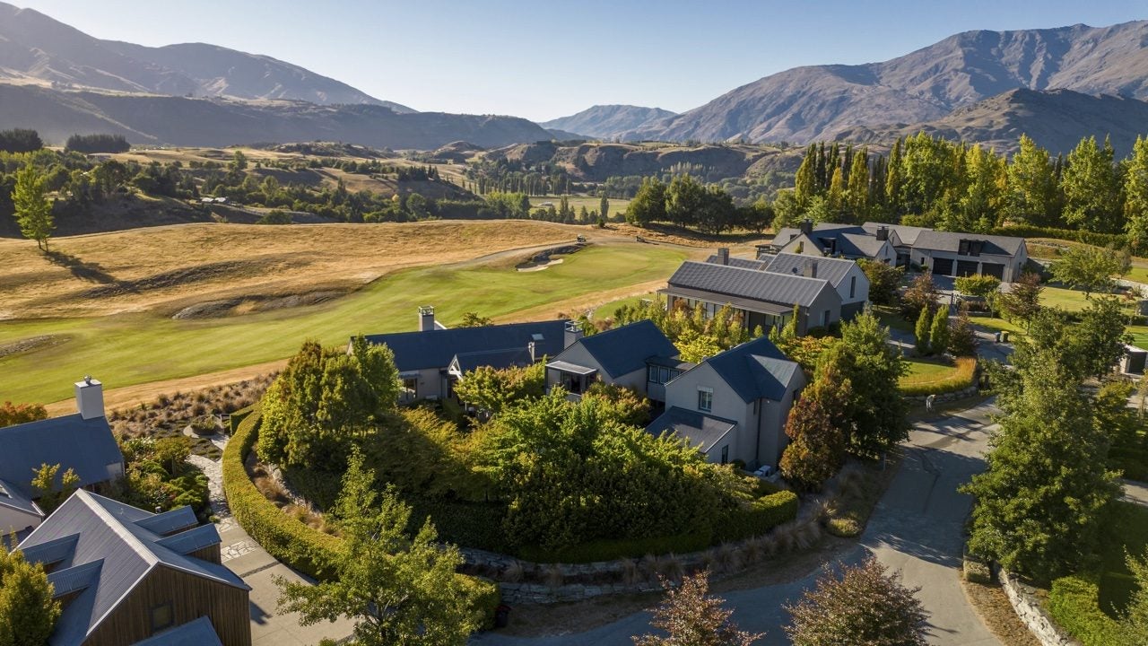 9 Ayrburn Ridge, Queenstown - Carousel 2