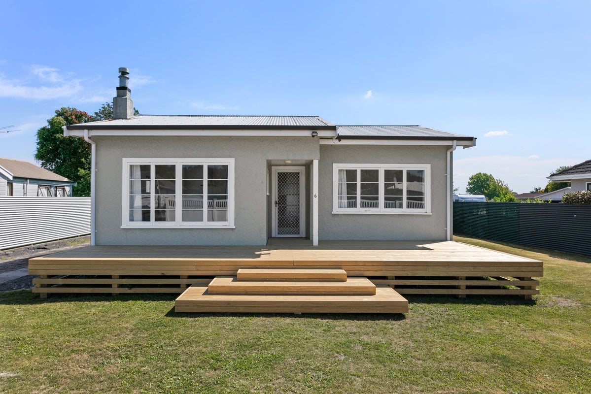 6 Turenne Street, Inner Kaiti, Gisborne - Carousel 2