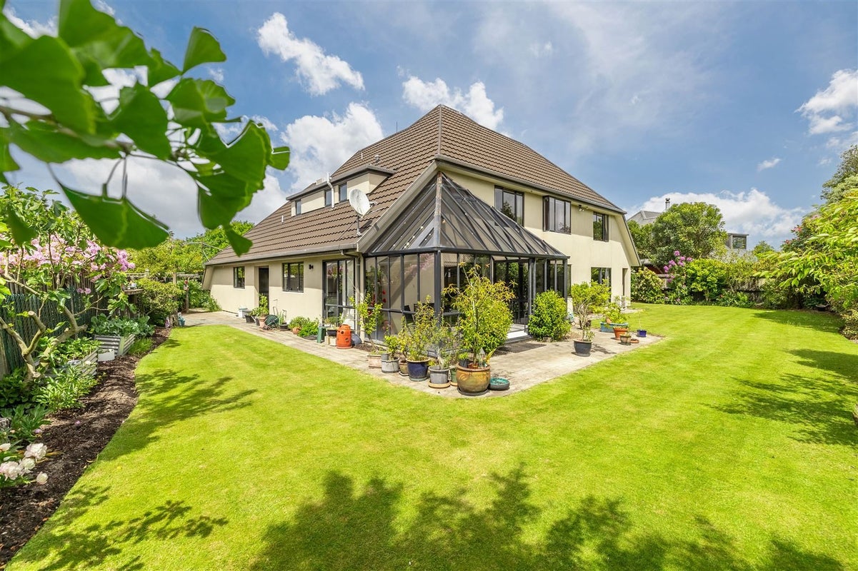 7 Buscot Gate, Avonhead, Christchurch - Carousel 2