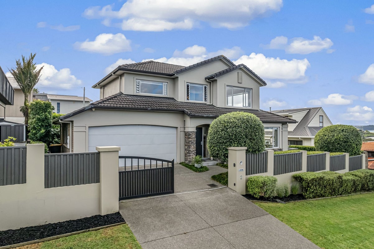 2 Oakpark Place, West Harbour, Auckland - Carousel 1