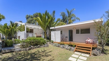 11 George Avenue, Herald Island, Auckland - Carousel 1