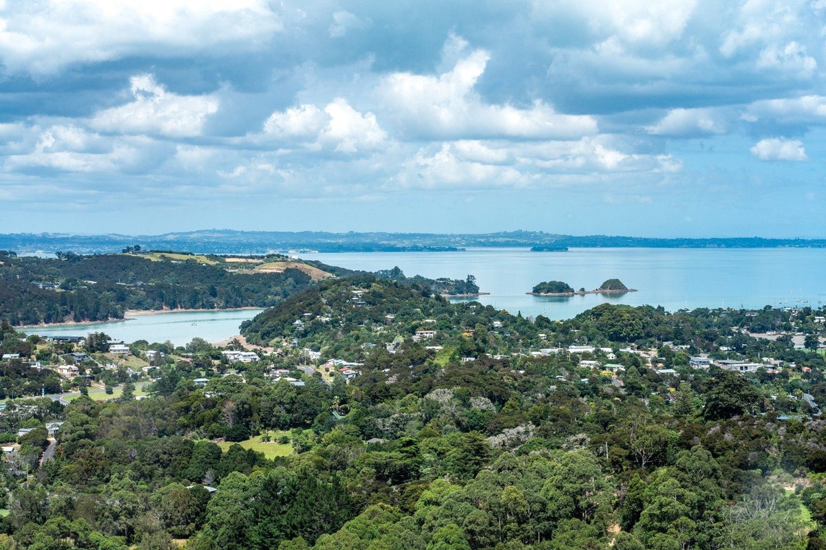 44 View Road, Ostend, Waiheke Island - Carousel 1