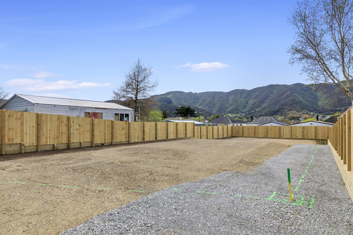 130A Wellington Road, Wainuiomata, Lower Hutt - Carousel 11