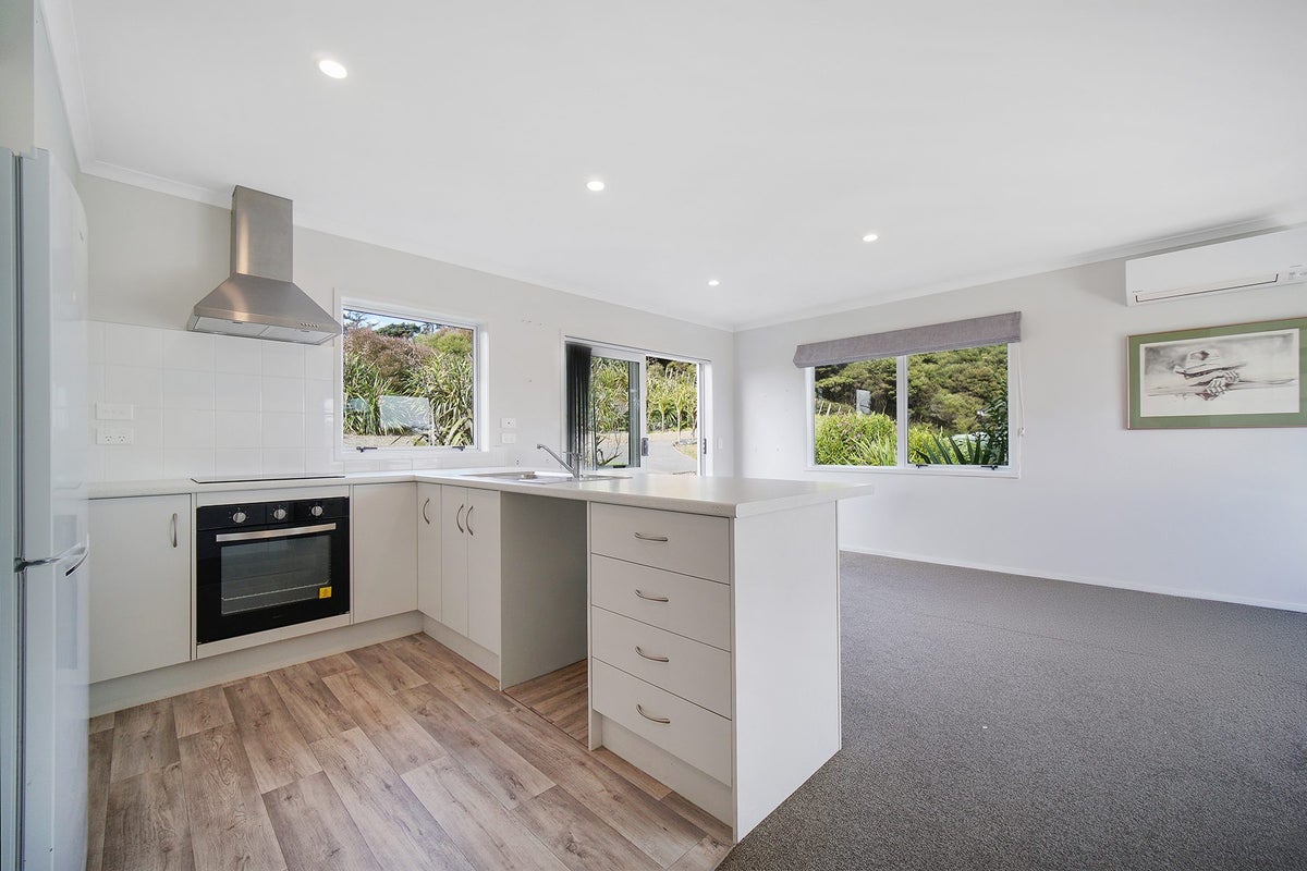 5 Aurea Terrace, Kumeu - Carousel 2
