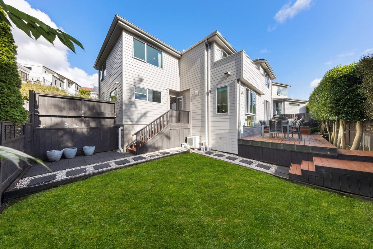 4B Waiatarua Road, Remuera, Auckland - Carousel 1
