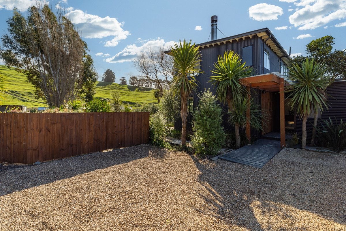 863 Gebbies Pass Road, Teddington, Lyttelton - Carousel 2