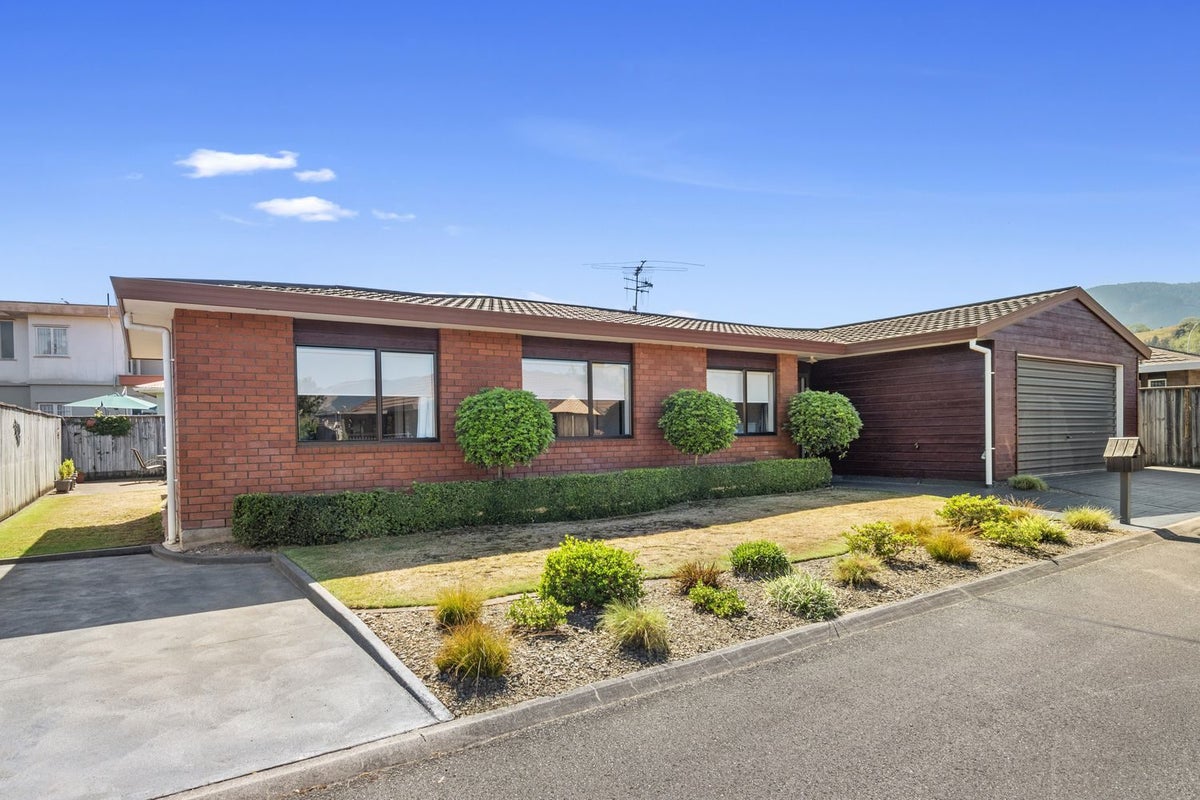 8 Evergreen Way, Stoke, Nelson - Carousel 1