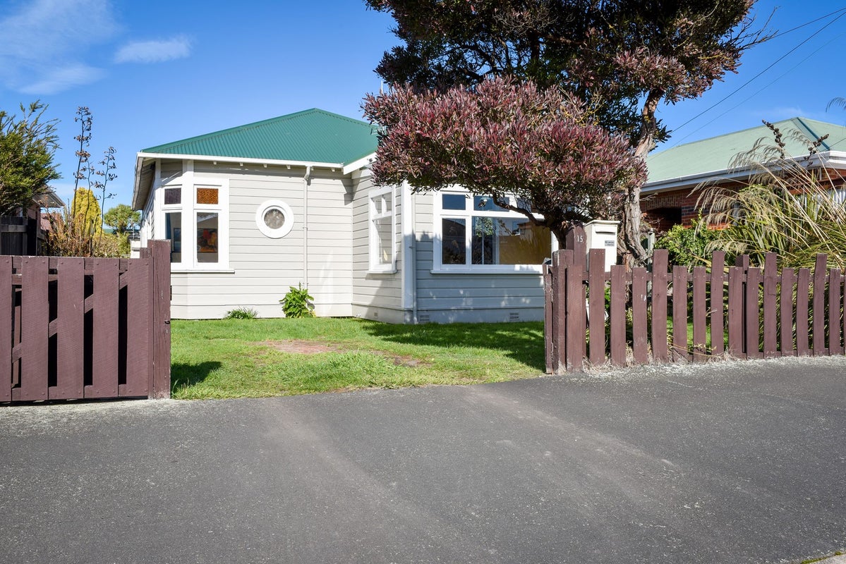 15 Scott Street, Saint Kilda, Dunedin - Carousel 1