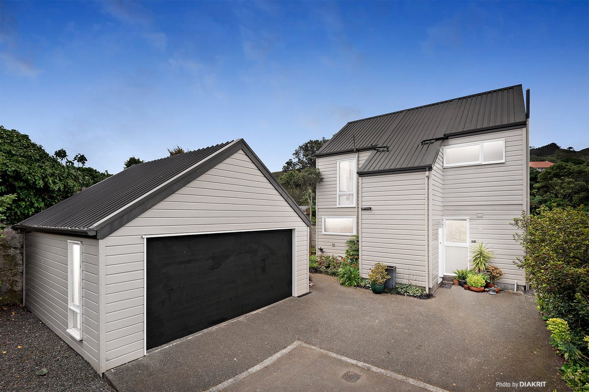 38C Agra Crescent, Khandallah, Wellington - Carousel 2