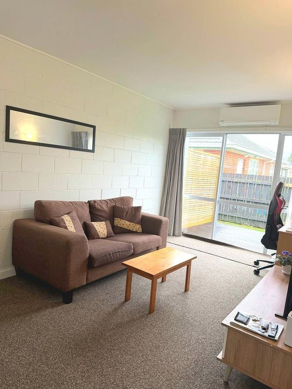 1/98 Cuba Street, Petone, Lower Hutt - Carousel 1