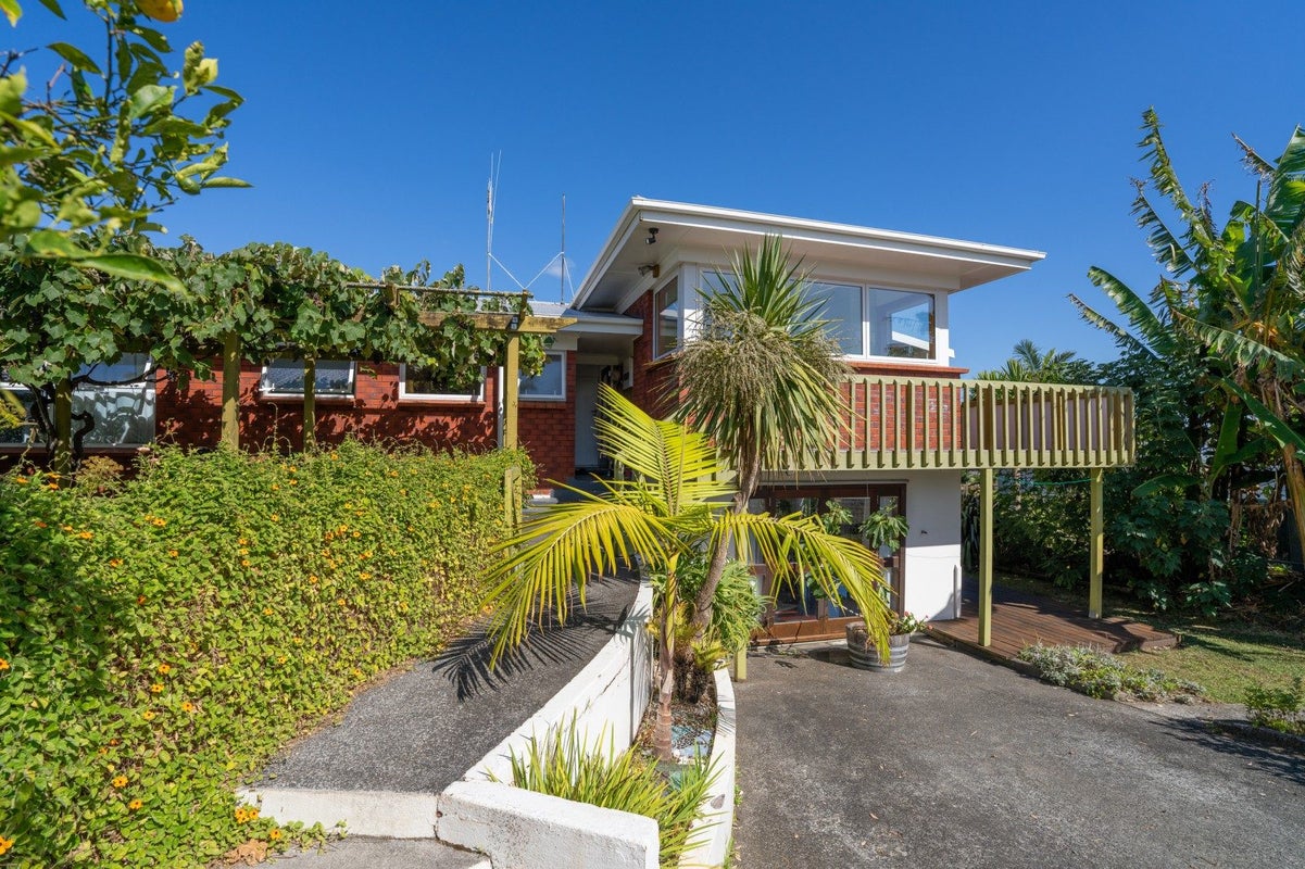 61 Lorenzen Bay Road, Raglan, Raglan - Carousel 2