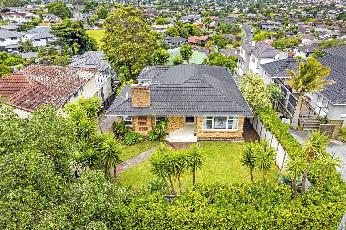 1/70 Bradbury Road, Highland Park, Auckland - Carousel 2