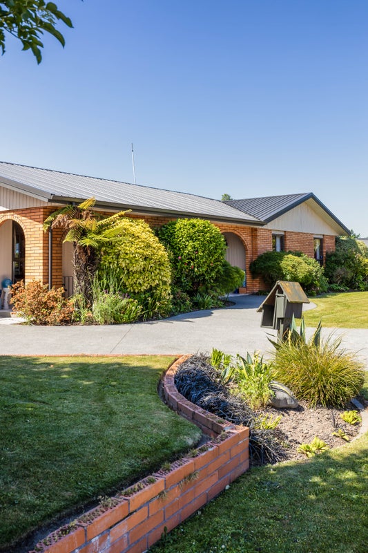 47 Gibbs Drive, Woodend, Woodend - Carousel 17