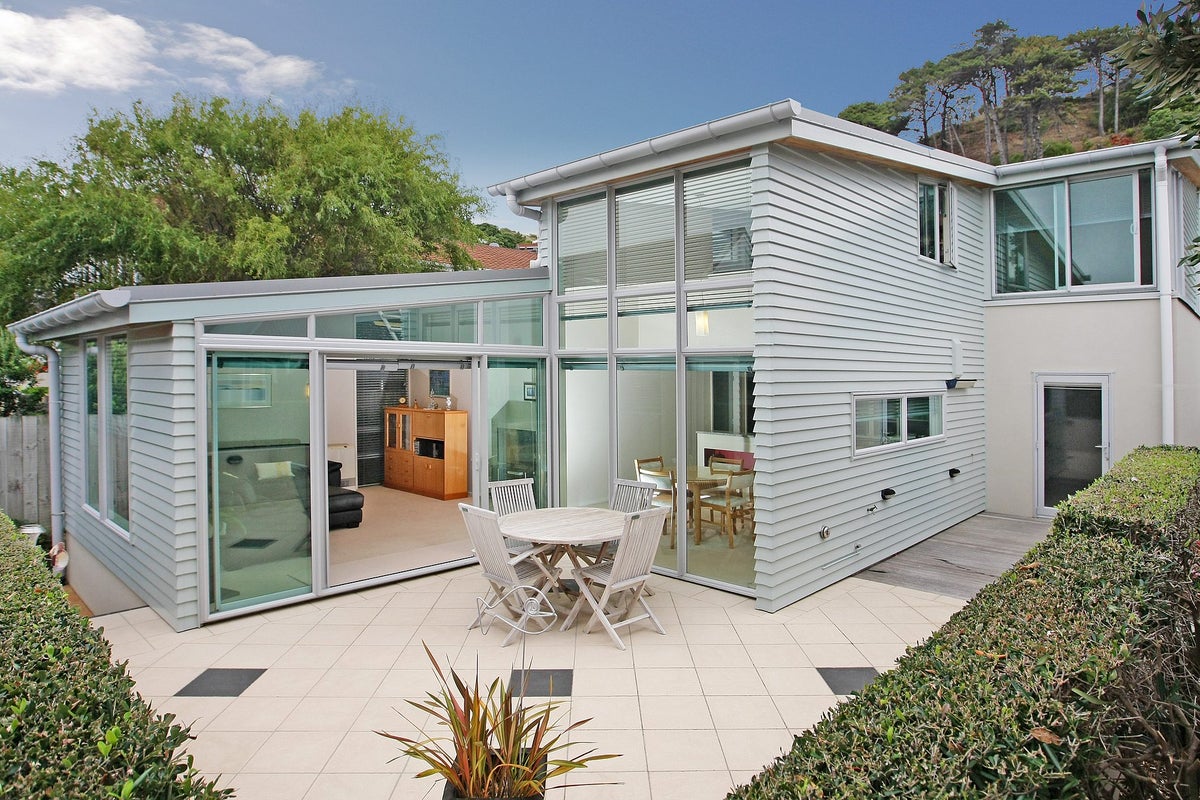 29 Pinnacle Street, Seatoun, Wellington - Carousel 1