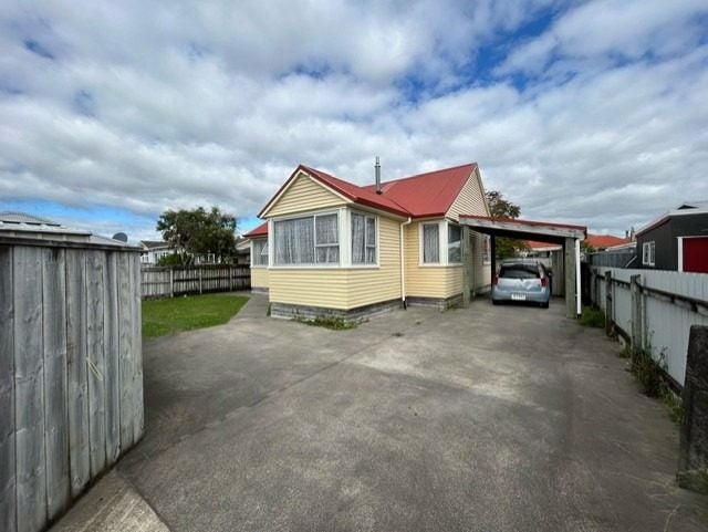 326B Carrington Street, Vogeltown, New Plymouth - Carousel 1