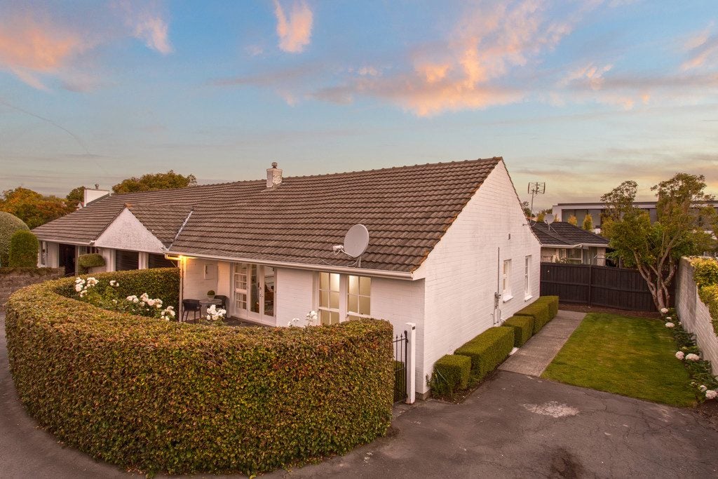 2/89 Winchester Street, Merivale, Christchurch - Carousel 1