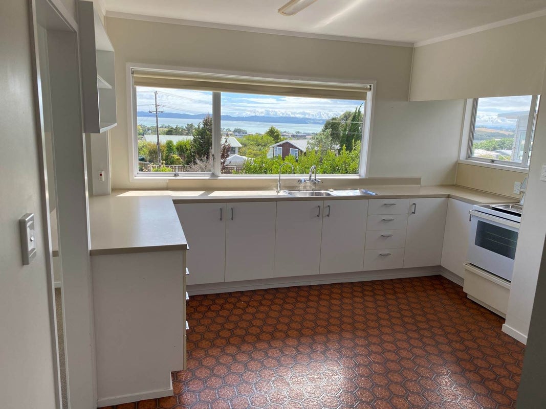 95 Beachlands Road, Beachlands, Auckland - Carousel 2