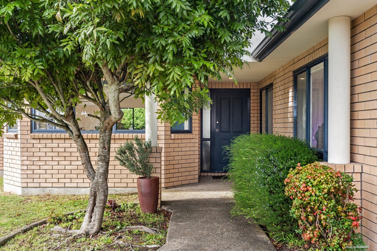 11 Luna Place, Henderson, Auckland - Carousel 2