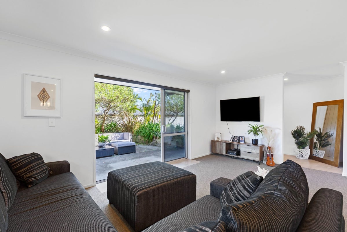 234 Ballintoy Park Drive, Welcome Bay, Tauranga - Carousel 2