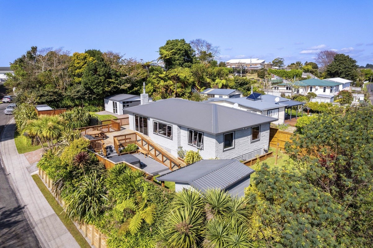 2 Horne Street, Hurdon, New Plymouth - Carousel 1