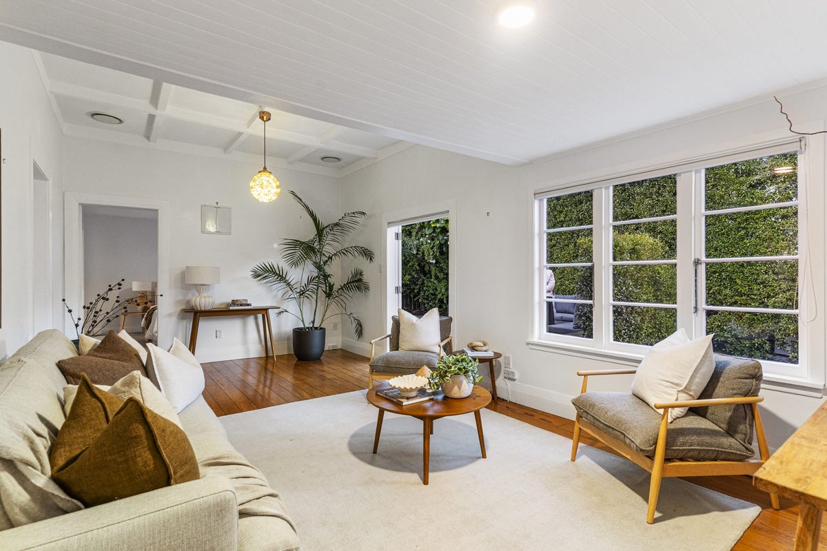 2/105 Lancaster Road, Beach Haven, Auckland - Carousel 2