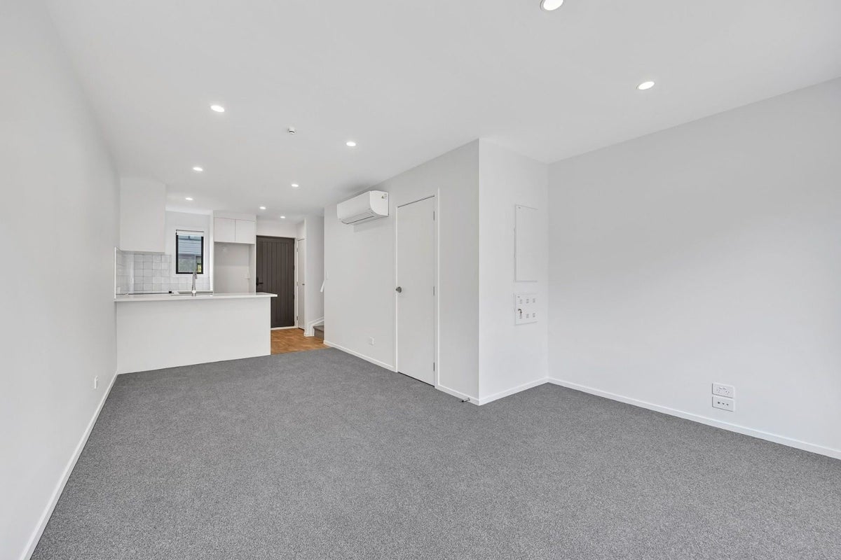 6/30 Bowater Place, Manurewa, Auckland - Carousel 2