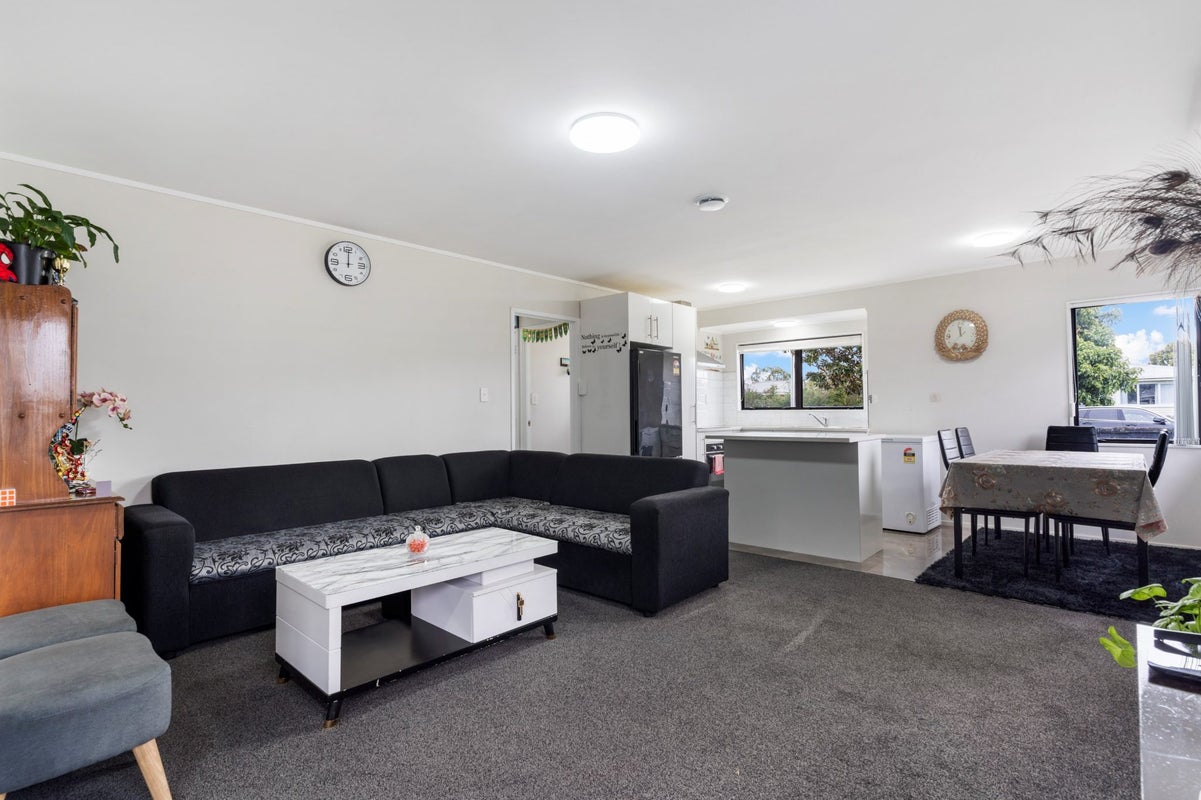 2/13 John Street, Mangere East, Auckland - Carousel 2