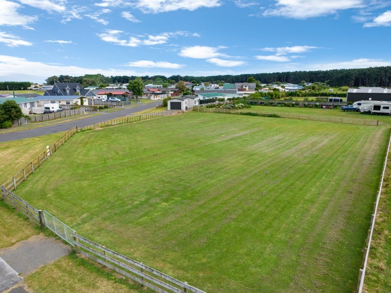 2 Nicolas Place, Foxton Beach, Foxton - Carousel 1