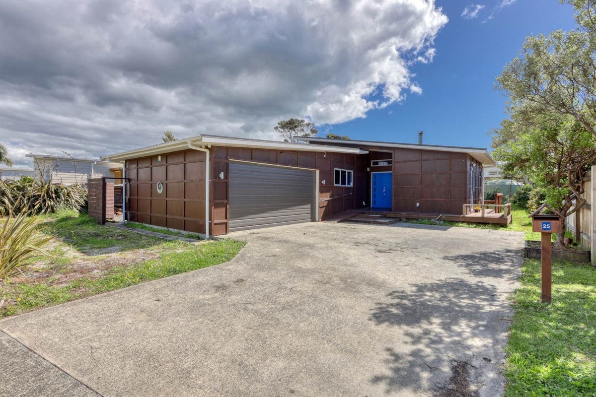25 Seabreeze Road, Mangawhai Heads, Mangawhai - Carousel 1