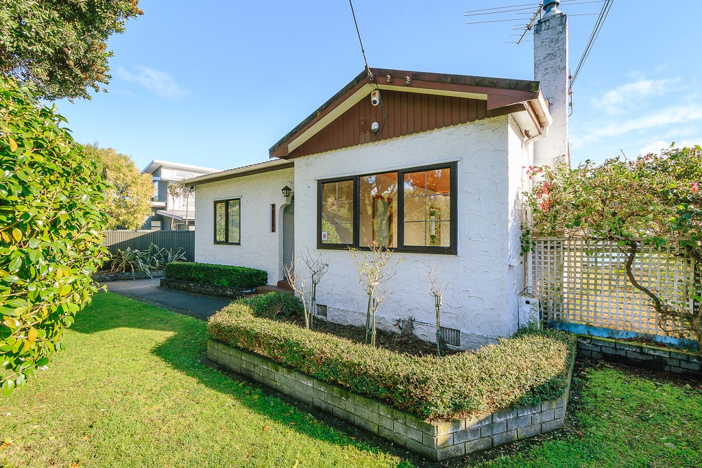41 Pohutukawa Street, Woburn, Lower Hutt - Carousel 2