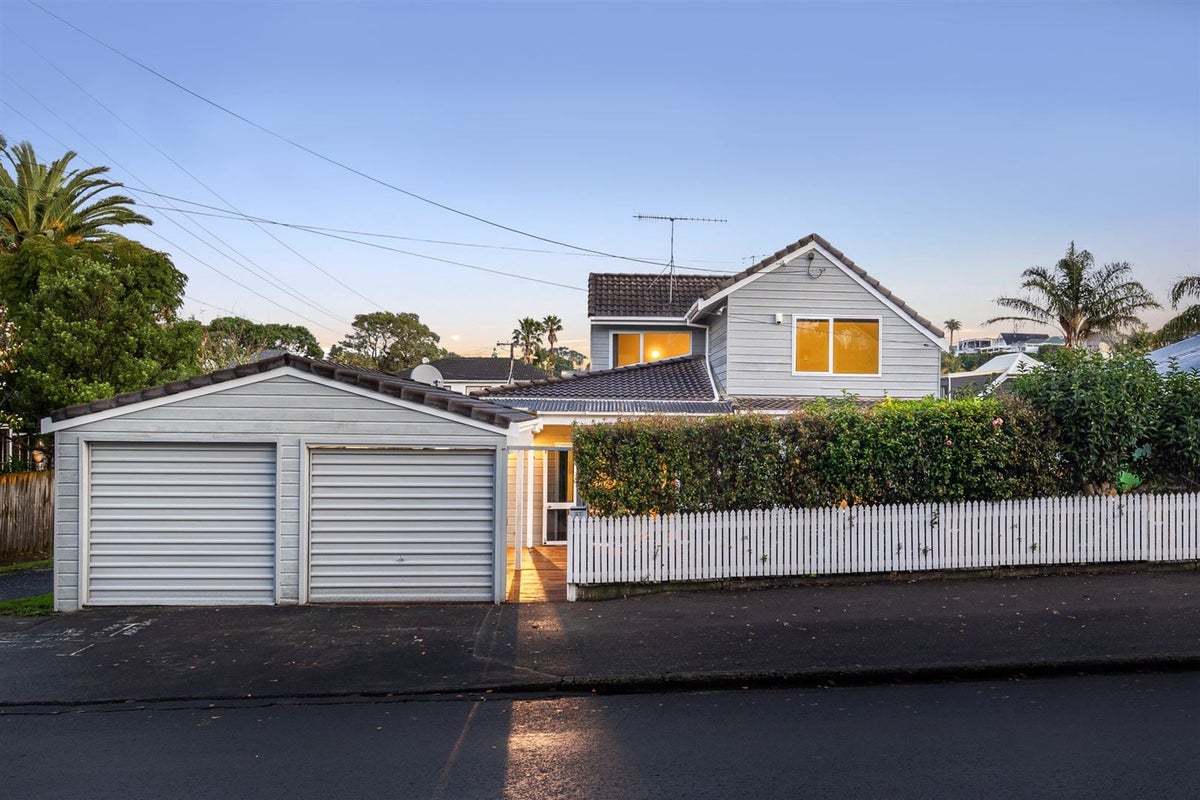 1/27 Stafford Road, Northcote Point, Auckland - Carousel 1
