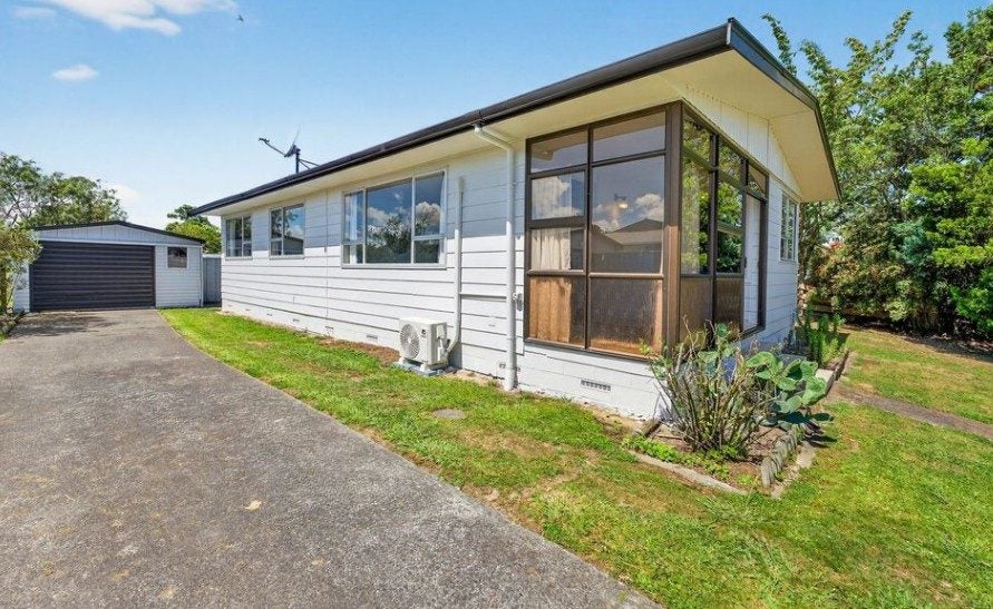 5 Beaumont Place, Westbrook, Palmerston North - Carousel 1