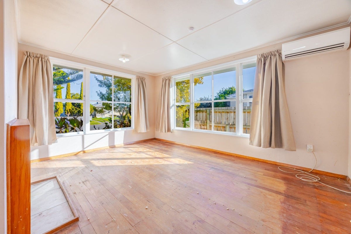 23 Curling Crescent, Onekawa, Napier - Carousel 2