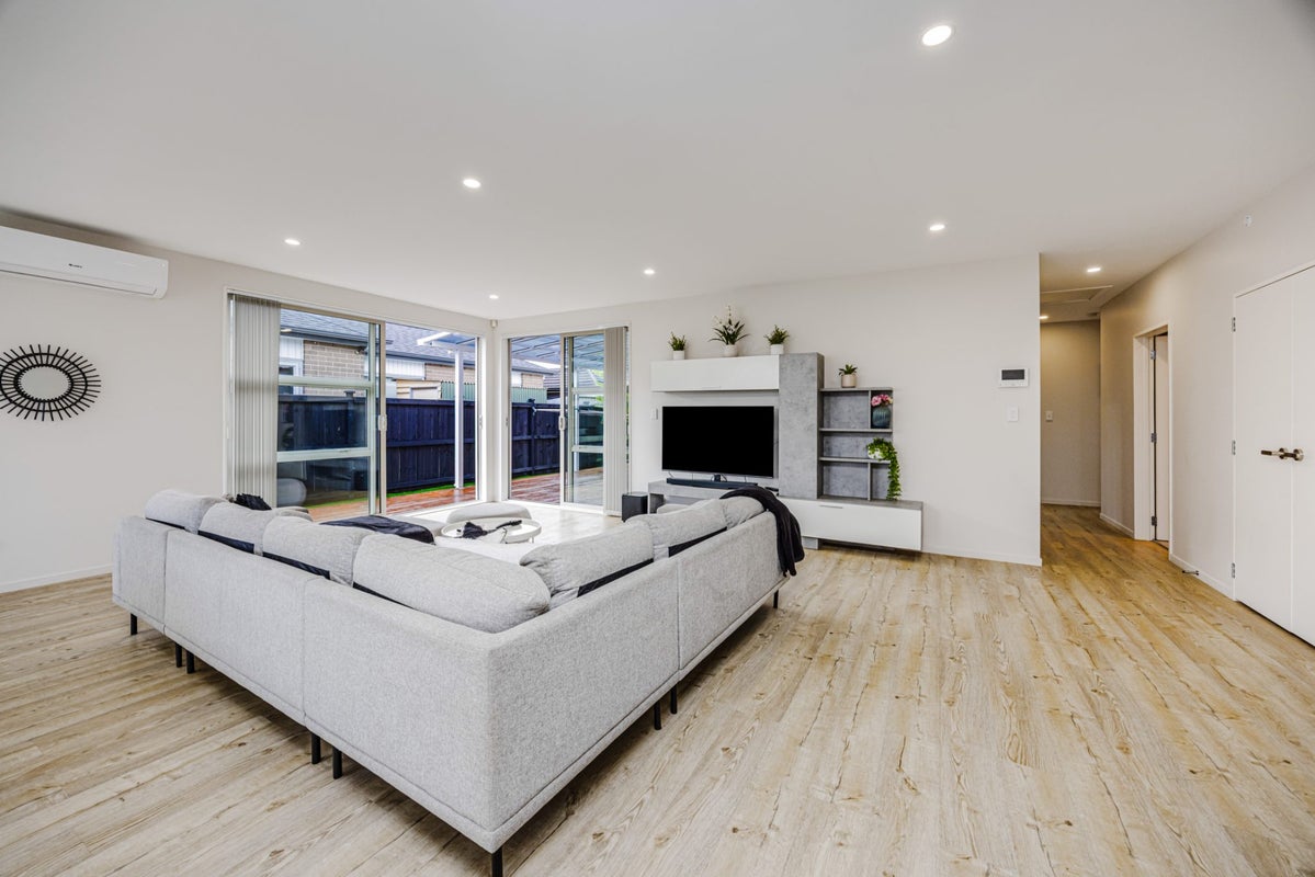 17 Toropapa Close, Takanini, Auckland - Carousel 2