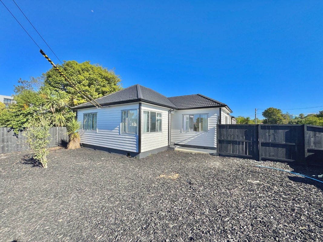 12 Cracroft Street, Otahuhu, Auckland - Carousel 2