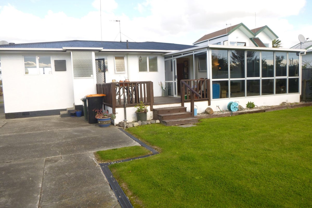 47 Herbert Avenue, Cloverlea, Palmerston North - Carousel 2
