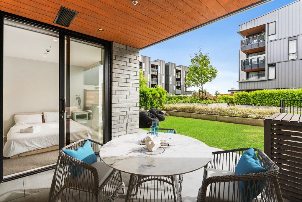 111/64 Victoria Street, Onehunga, Auckland - Carousel 1
